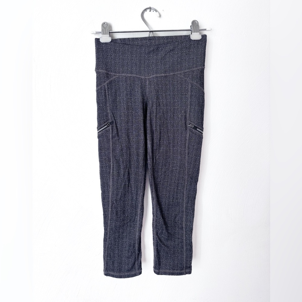 Athleta Static Drifter Herringbone Capri Leggings
